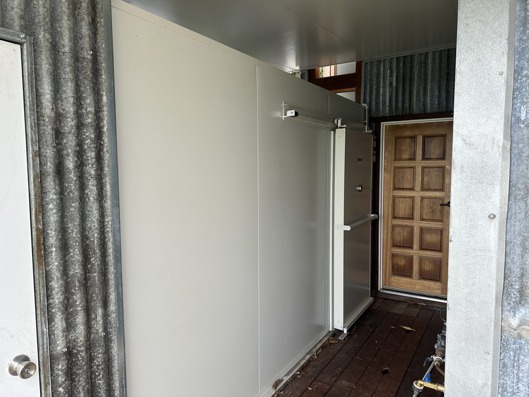 Coldroom doorway and insulated room panels