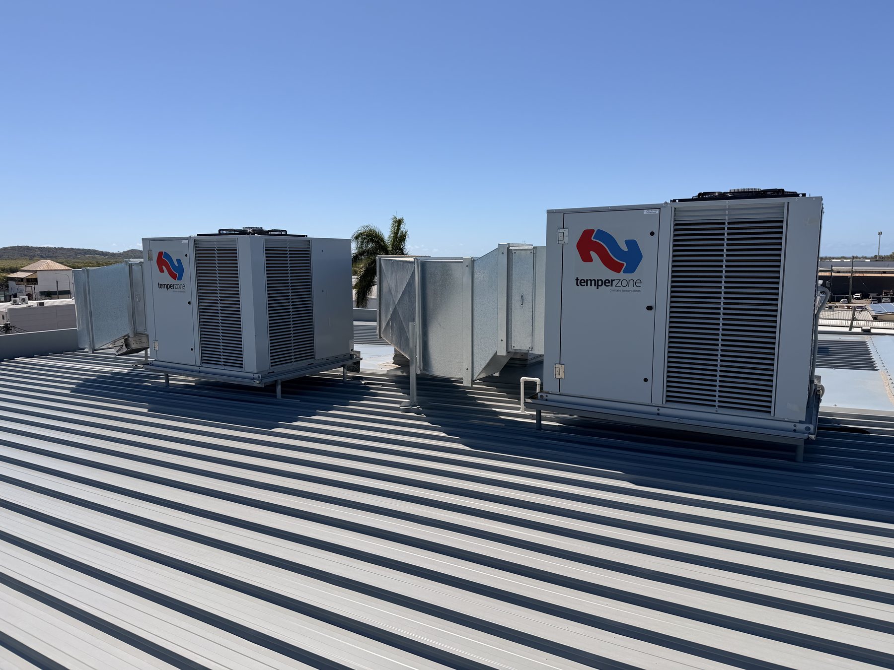 Commercial rooftop package air-conditioning units